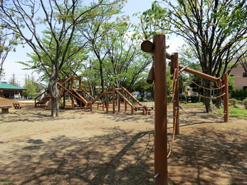 周辺環境　前川第6公園　（1080m）