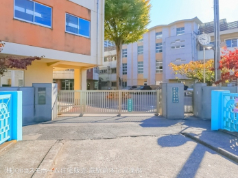 周辺環境　さいたま市立与野東中学校（610m）