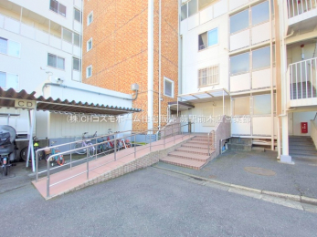 エントランス　-