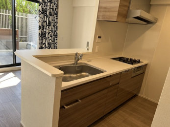 ���ӊ��@-