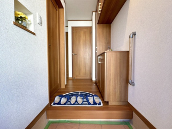 �����v������i���ώʐ^�j�@�`���ց`�E���d�l�E�@ �؂̉����肪�S�n�悢�A���₩�ȋ�ԁB�Z�܂��̒��S�ɁA���炬�Ɛ������ꂽ���͋C���L����܂� 