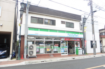 ���ӊ��@�t�@�~���[�}�[�g���œX�i760m�j